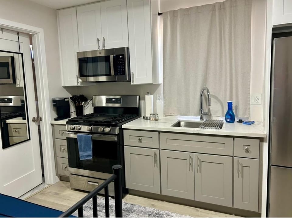 Private Studio, Parking, Kitchen, 15 Mins to SD Apartment in La Mesa