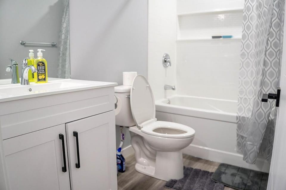Beautiful Brand New 1BR Suite with Private Entrance Apartment in Winnipeg
