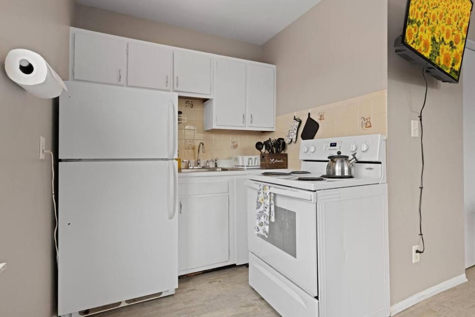 Sleeps 2/Aurora/Ext stay discounts/Wi-fi & Parkng Apartment in Aurora