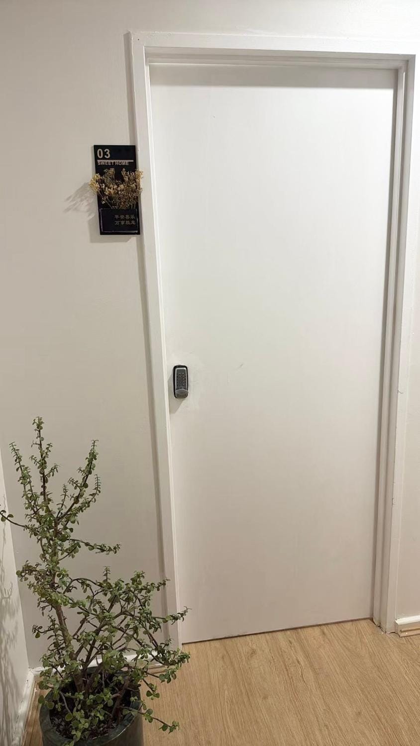 Room 3 Spacious Room with Private Bathroom Walk to Shops Bed and Breakfast in Kelmscott
