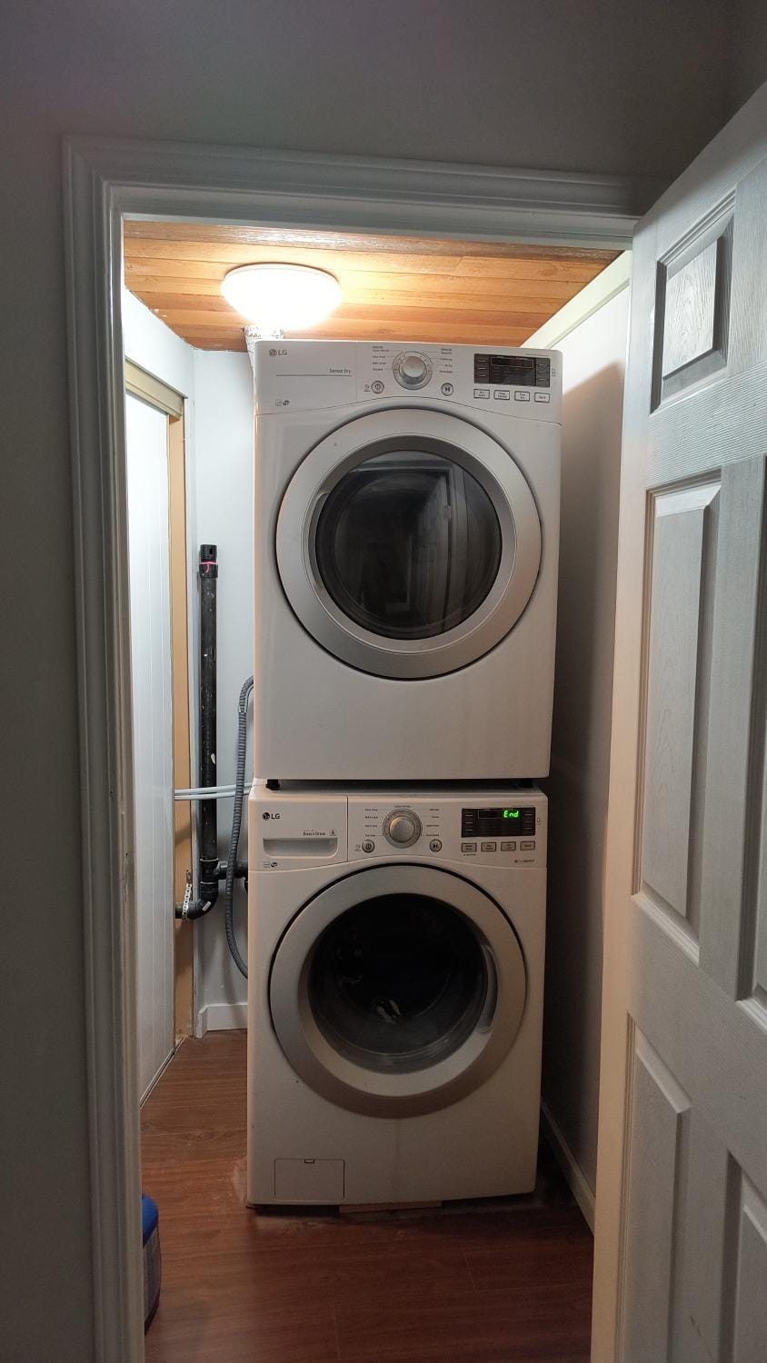 Surrey Guest House on 132 By 88 Avenue - Free Parking Vacation rental in Surrey