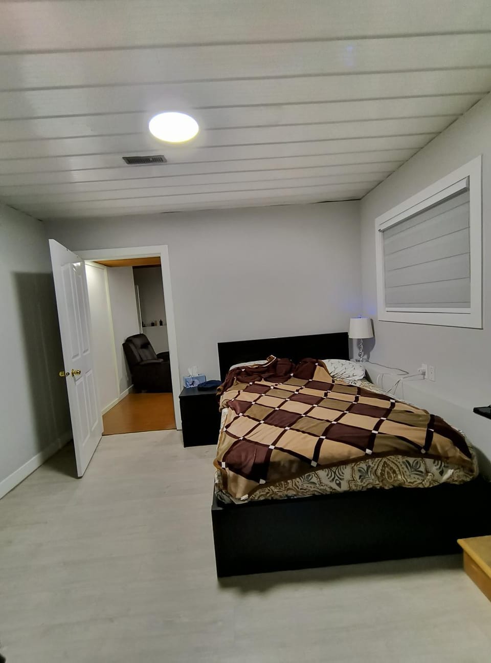 Surrey Guest House on 132 By 88 Avenue - Free Parking Vacation rental in Surrey