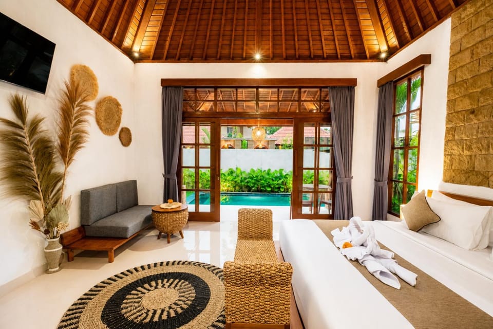 Photo of the whole room, Pool view, Swimming pool
