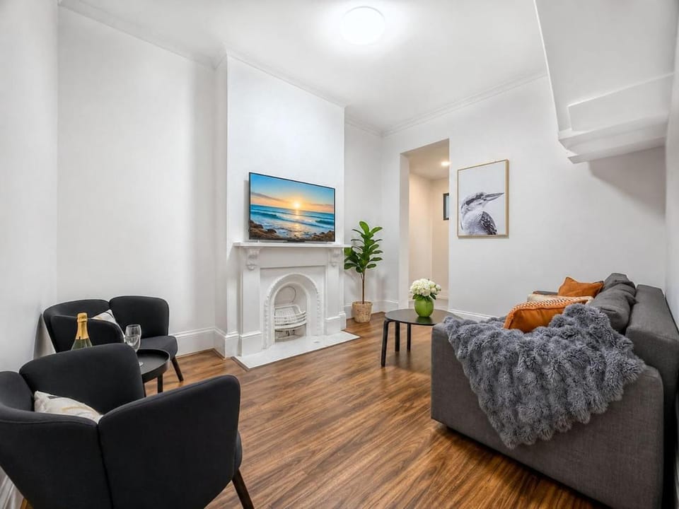 5 Bedrooms Terrace in Downtown Sydney next Central Station Apartment in Surry Hills