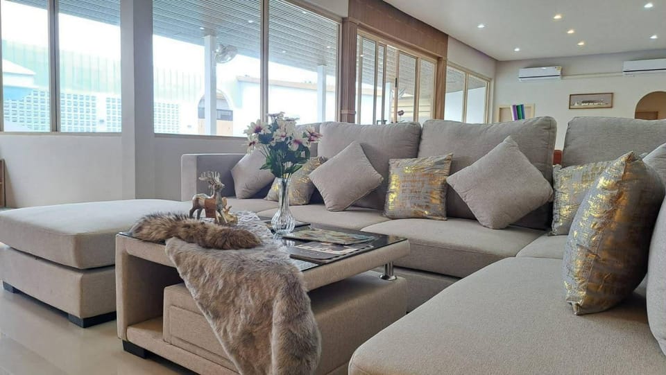 REVANA Poolvilla Villa in Pattaya City