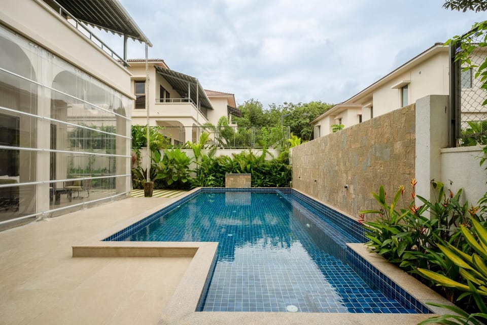 Property building, Pool view, Swimming pool