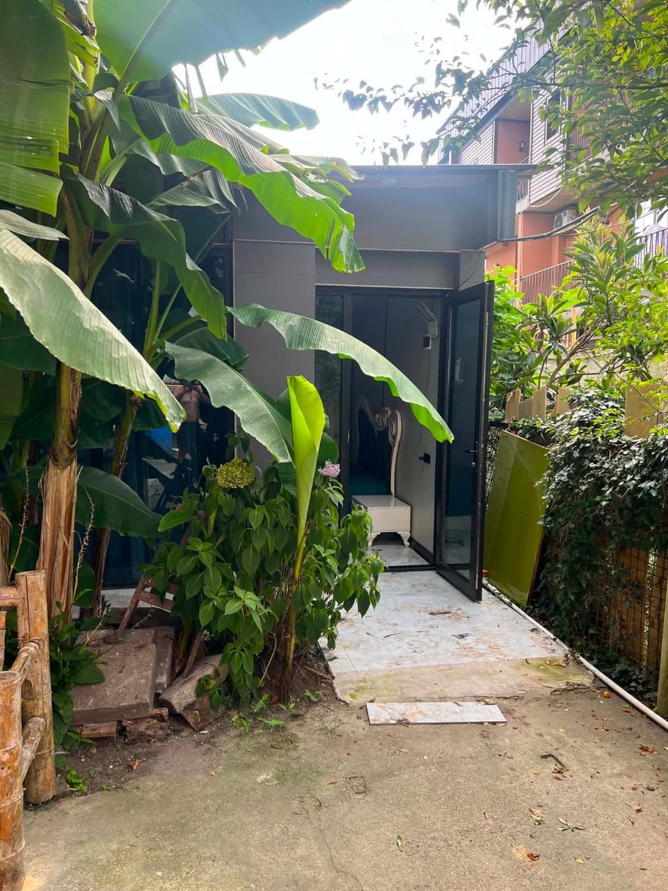 Property building, Garden