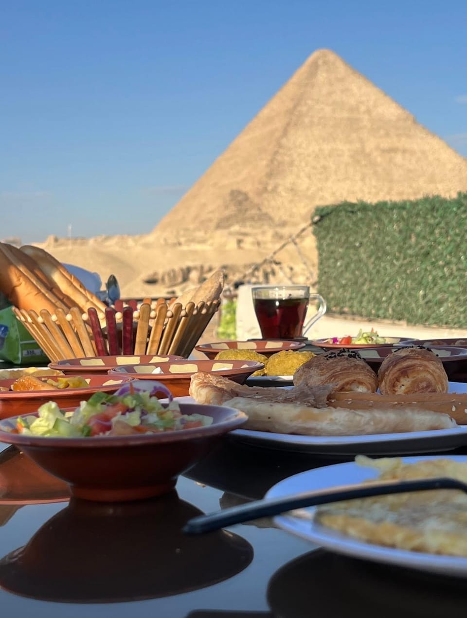 Restaurant/places to eat, Day, Natural landscape, Food and drinks, Food, Mountain view, Breakfast, Continental breakfast, Lunch, Dinner, Drinks