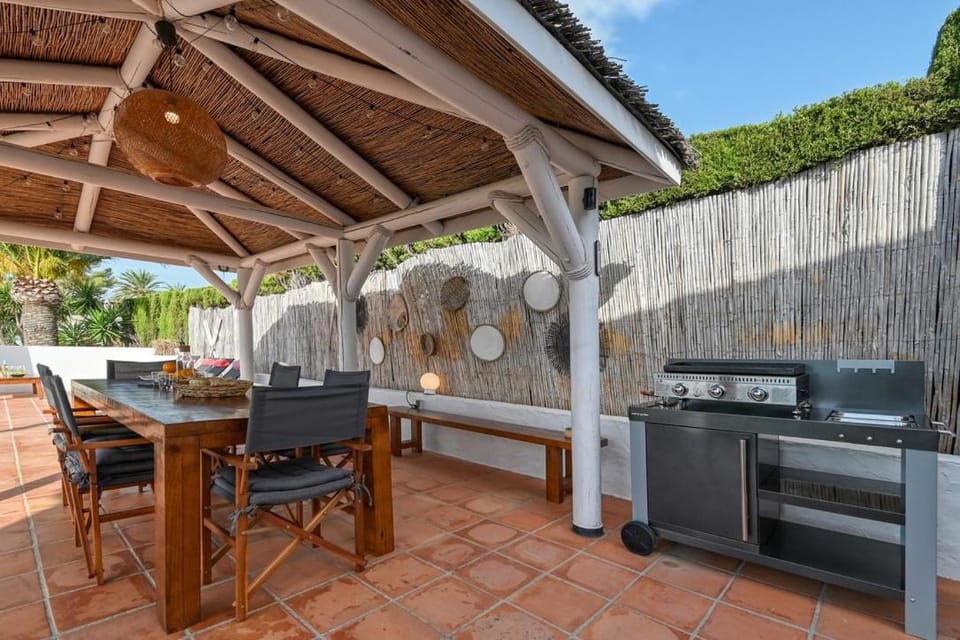 BBQ facilities, Balcony/Terrace, Dining area