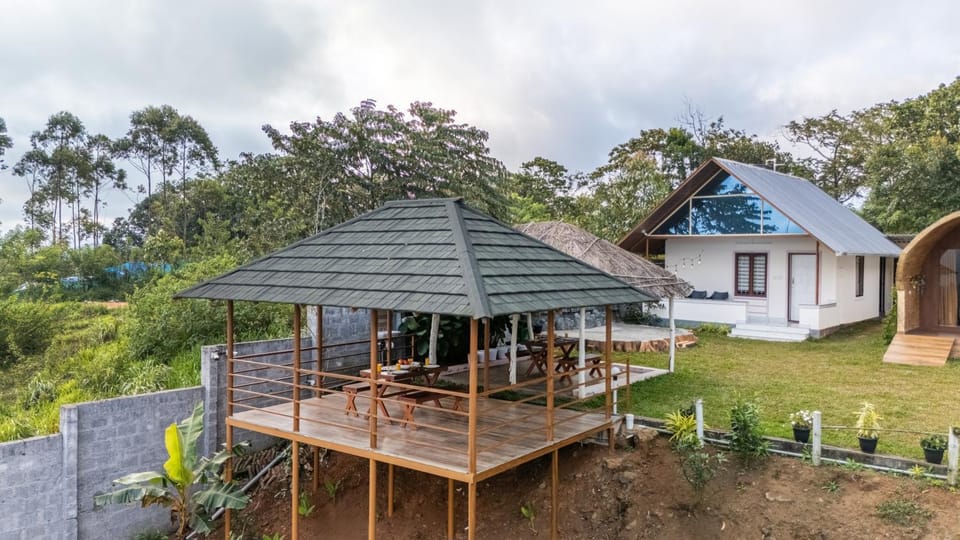 Alaya Stays Jai hill 4 Room Cottage With Garden and Outdoor dining With Mountain and Valley Views Villa in Kerala