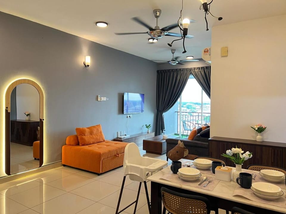 Living room, Dining area