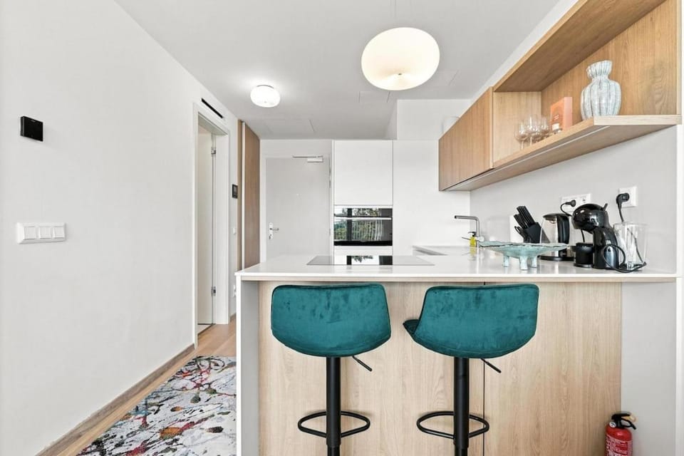 Coffee/tea facilities, Kitchen or kitchenette, Dining area, minibar, oven, pet friendly, stove, toaster