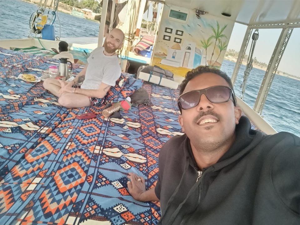 Day, People, Natural landscape, Activities, Guests, Lake view, River view, group of guests