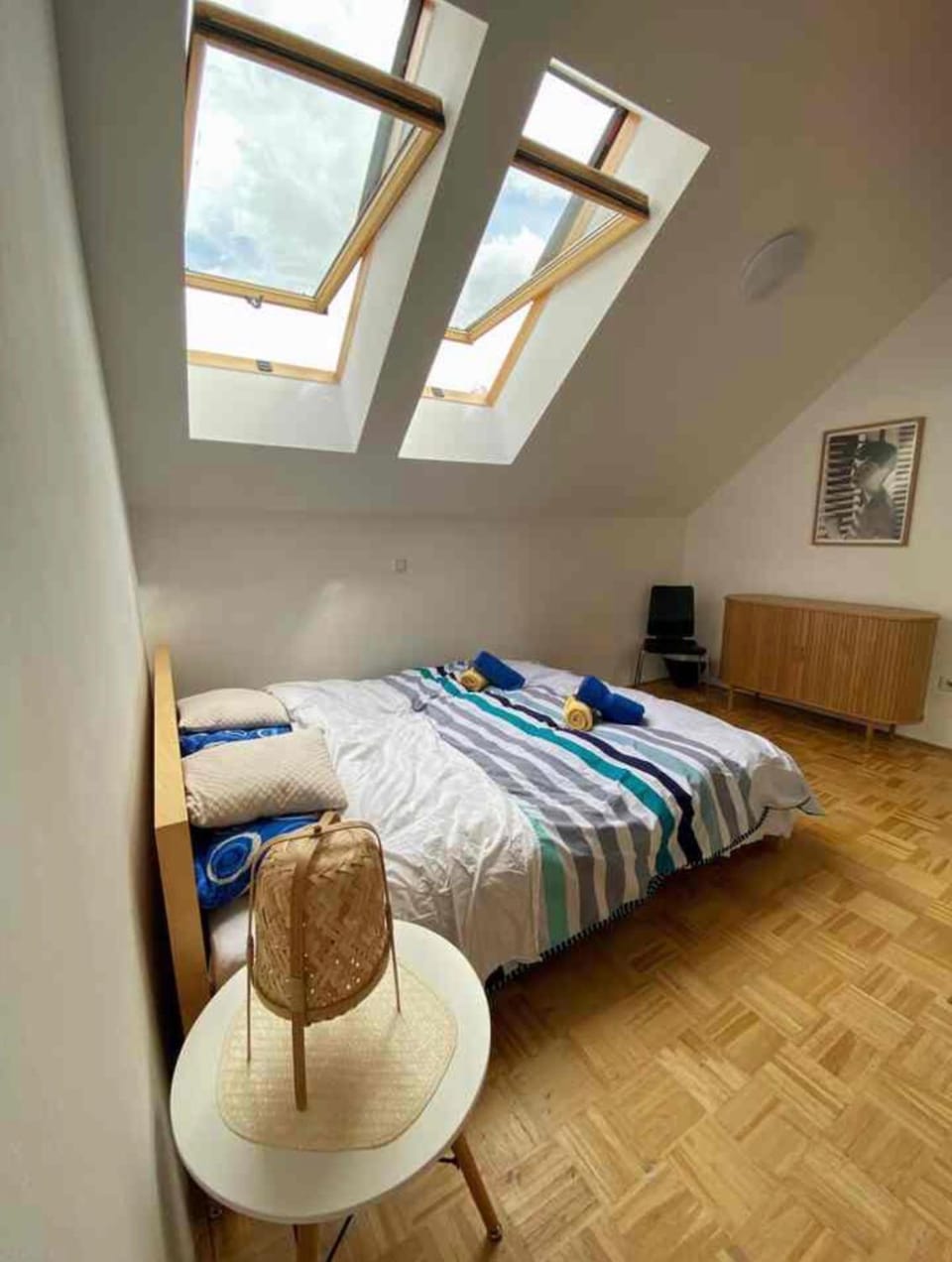 Bed, Bedroom