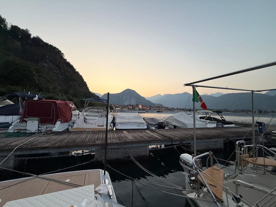 Notte romantica su nave Docked boat in Piedmont