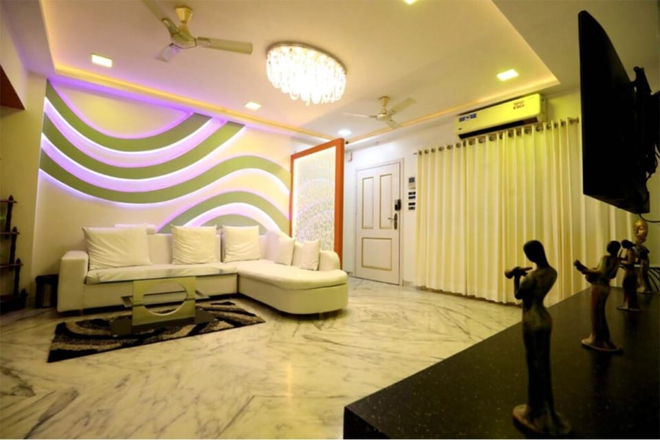 Communal lounge/ TV room, TV and multimedia, Living room, air conditioner