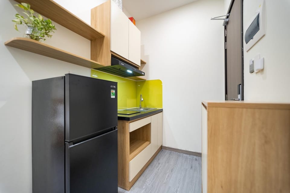 Kitchen or kitchenette, oven