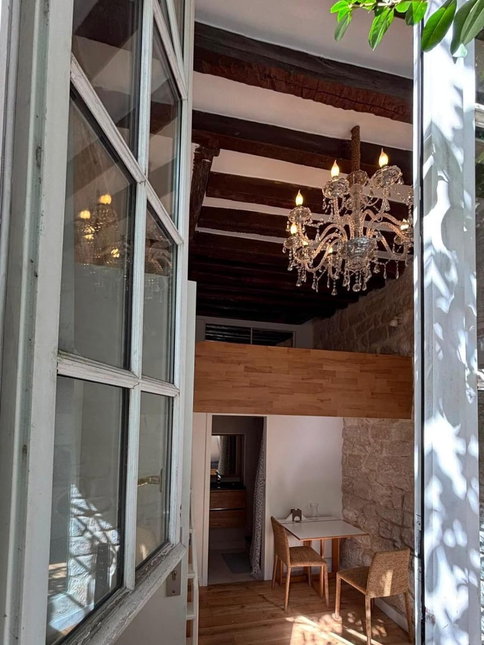 Romantique petit duplex au cœur du Marais Apartment in Paris