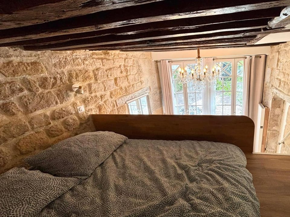 Romantique petit duplex au cœur du Marais Apartment in Paris
