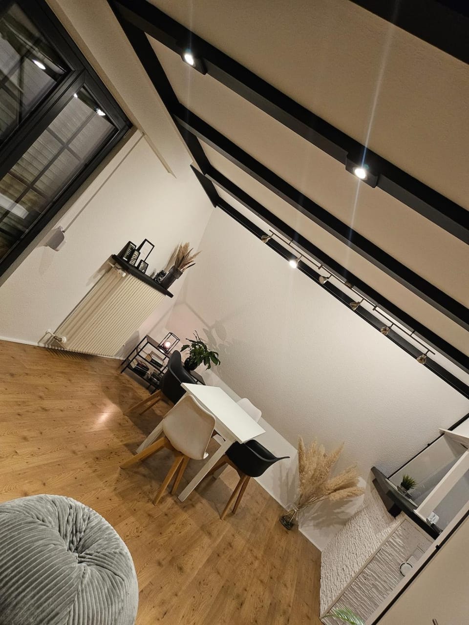 Seating area, Dining area