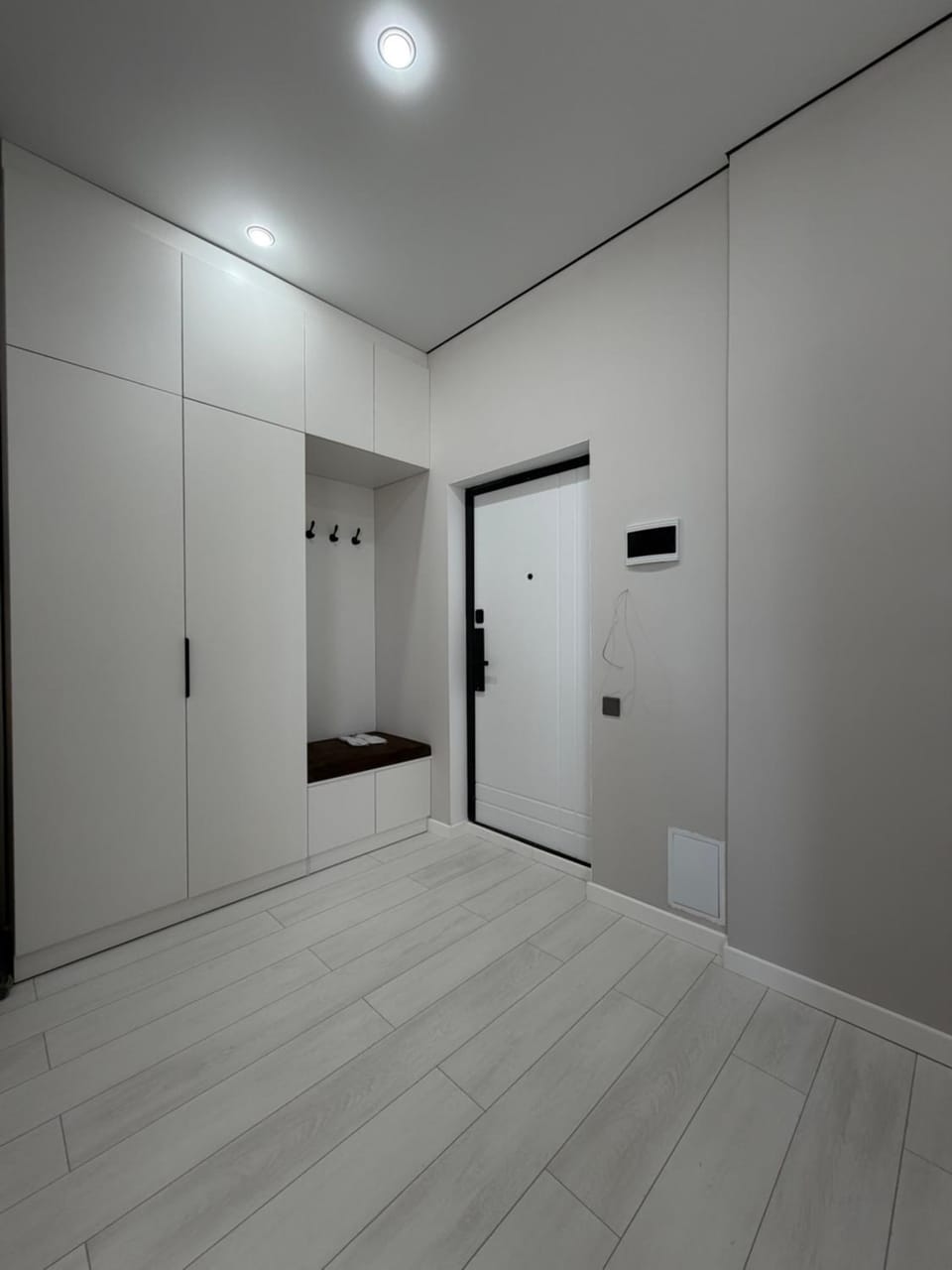 Photo of the whole room, wardrobe