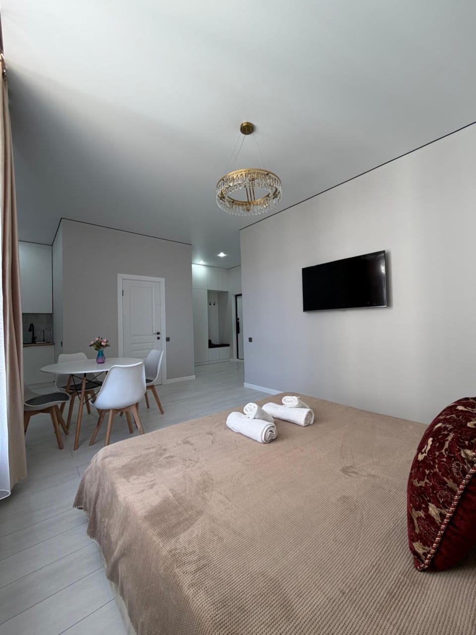Bed, TV and multimedia, Photo of the whole room, Dining area, Bedroom, towels, wardrobe