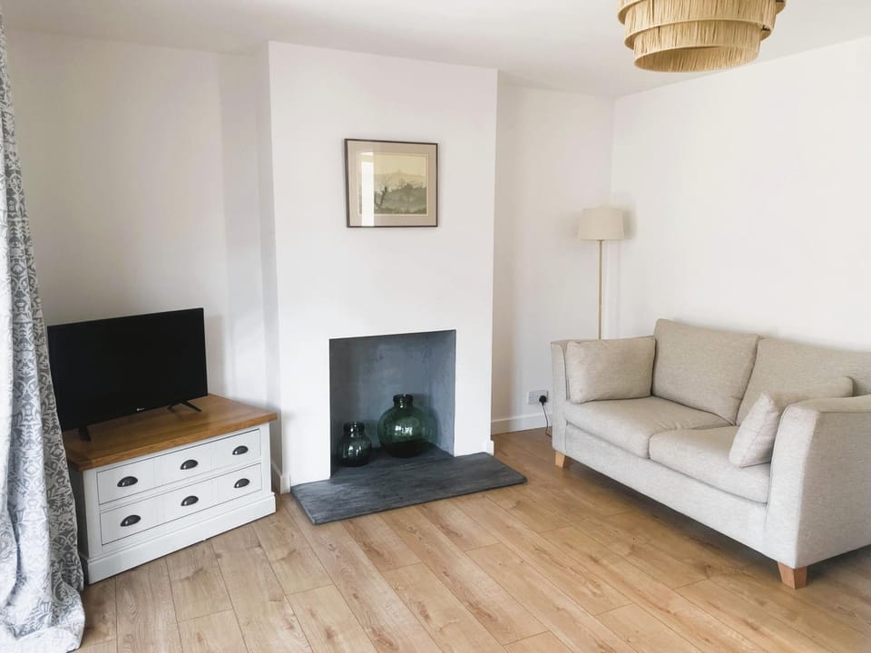 Communal lounge/ TV room, TV and multimedia, Living room