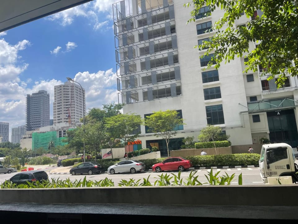 City view, Location