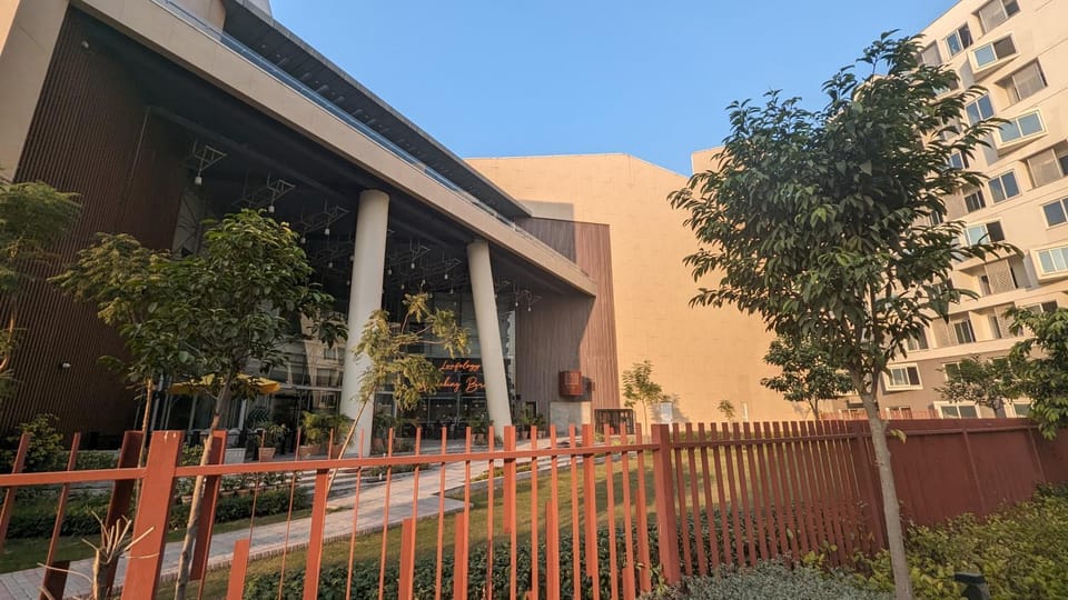Family Studio Apartment - Pentasquare DHA Apartment in Lahore