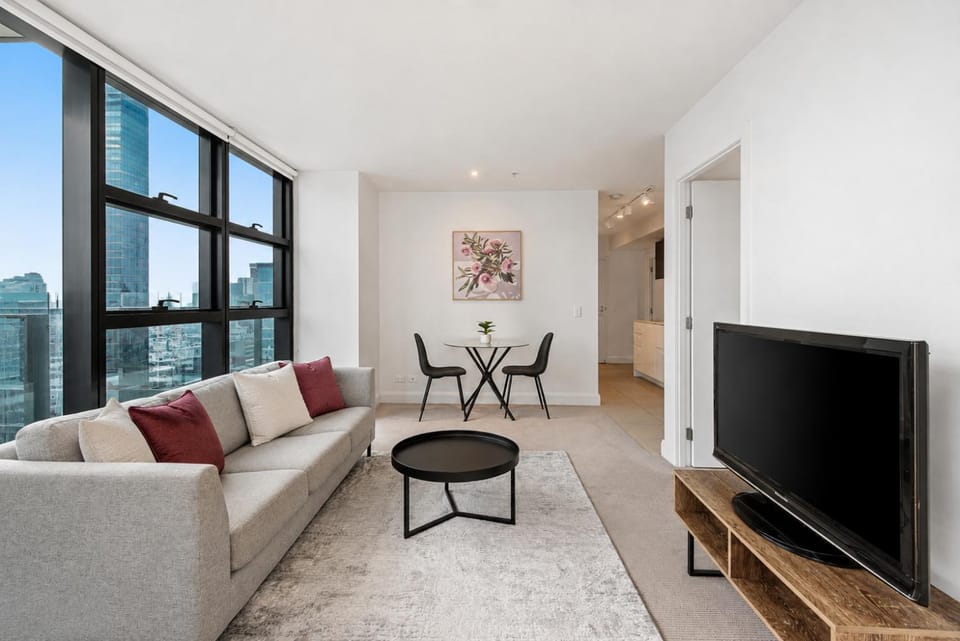 Communal lounge/ TV room, TV and multimedia, Living room, Seating area, Evening entertainment