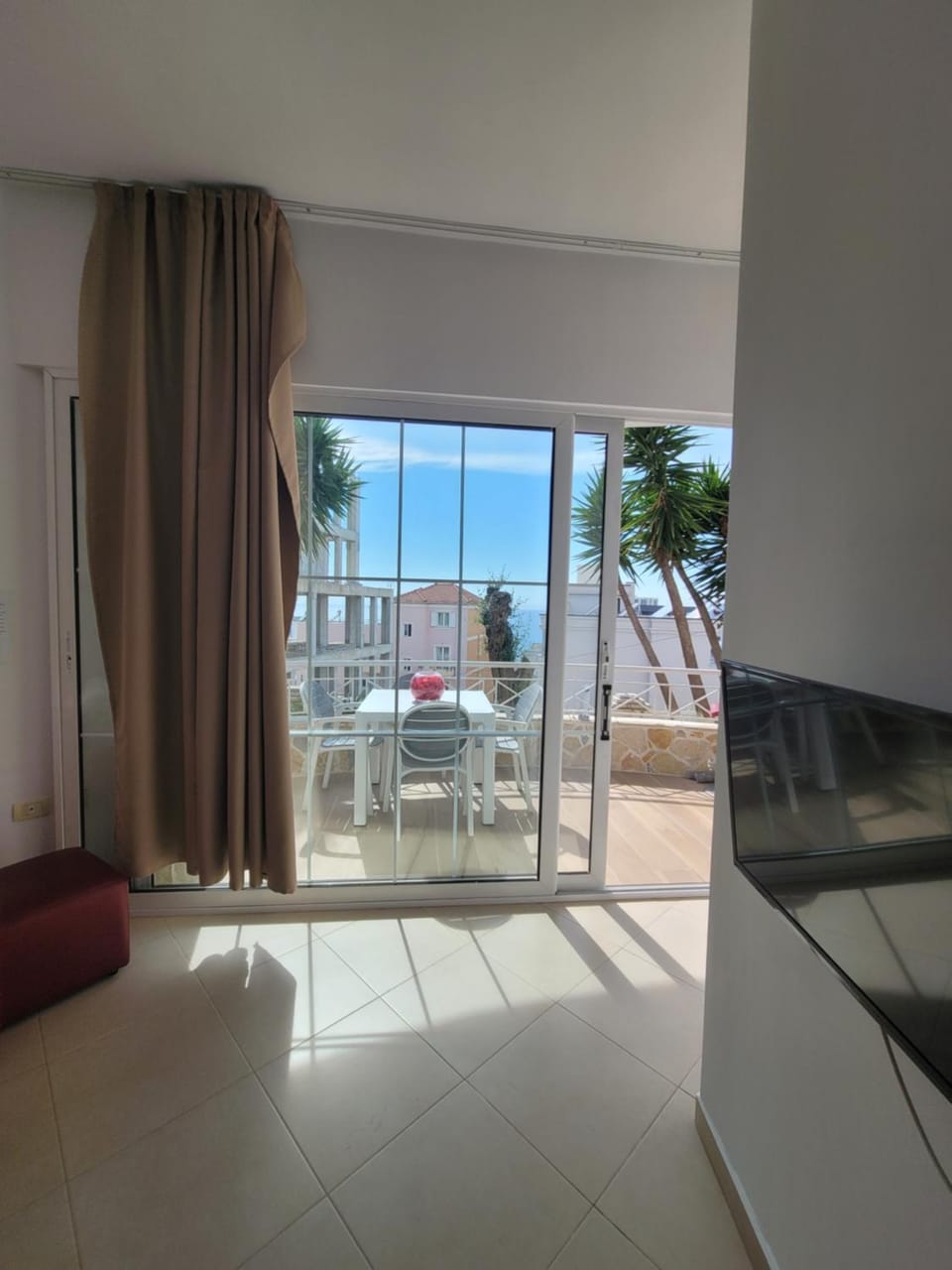 Sunny balcony Apartment in Sarandë