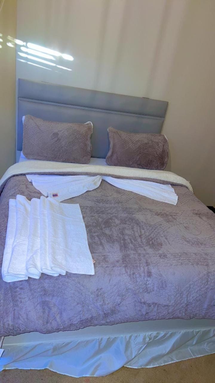 Twin Power Guest House Bed and Breakfast in South Africa