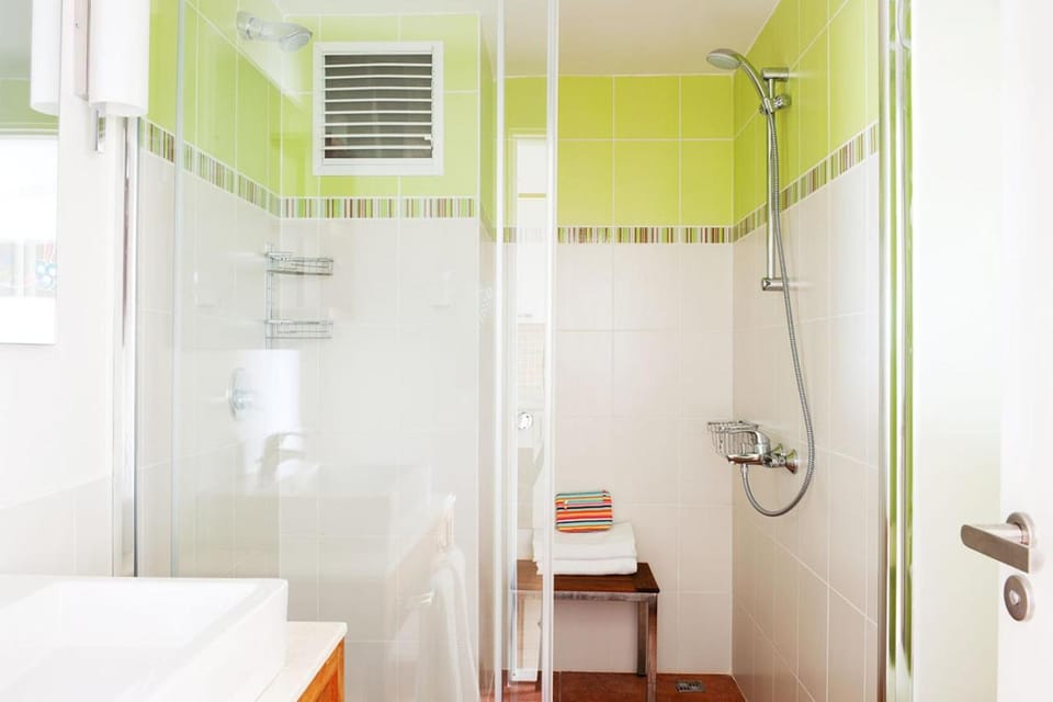 Bathroom, Decorative detail