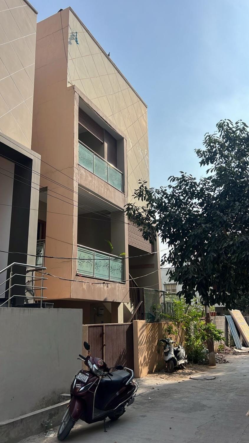 Property building, Day, Neighbourhood, Street view, Parking