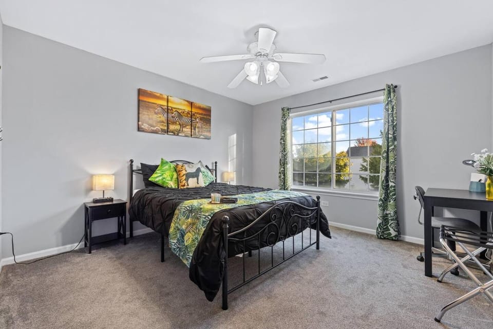 Quiet area/Petfriendly/Wi-fi/5 beds/1.5 bath House in Aurora