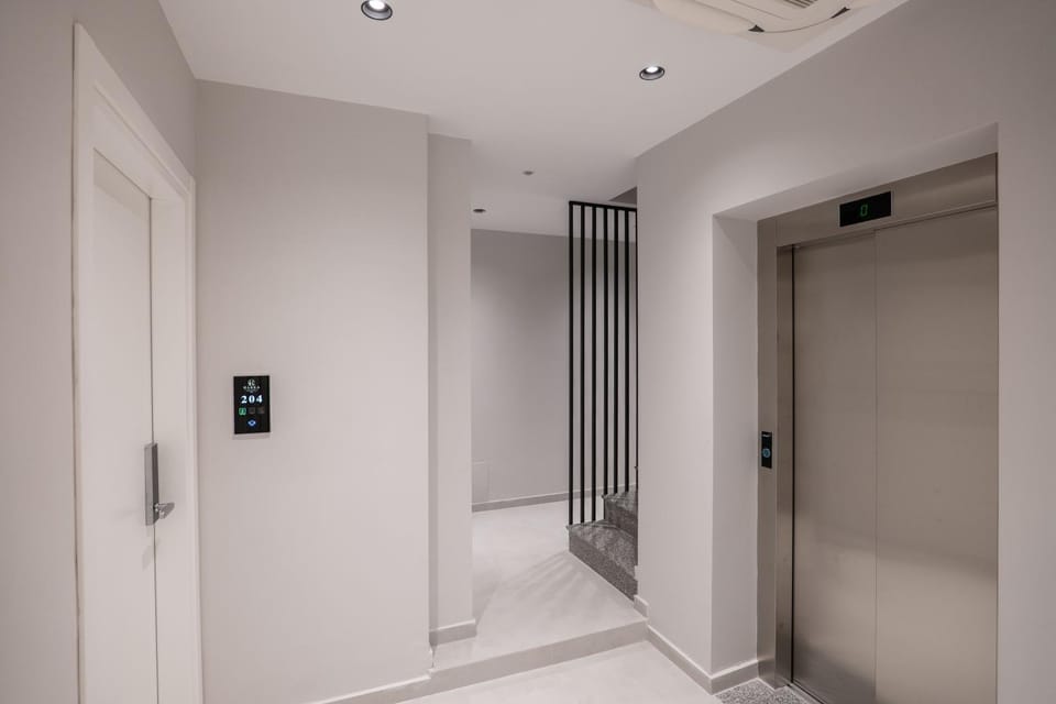 Shower, Bathroom, wardrobe, elevator