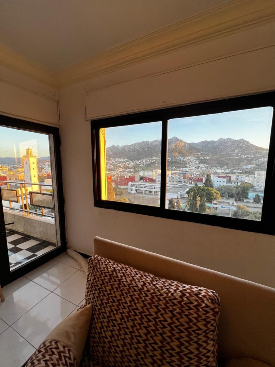 Artist Private Room in Shared Flat, Mountain View, Center Bed and Breakfast in Tangier-Tétouan-Al Hoceima