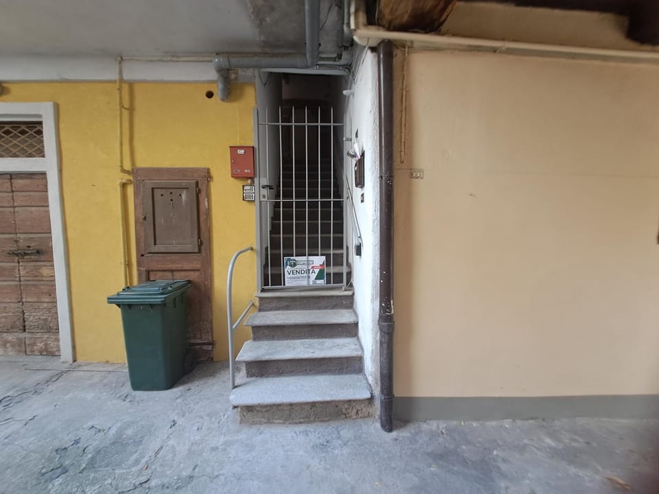 A Due passi dal lago-A STONE'S THROW FROM THE LAKE Apartment in Canton of Ticino