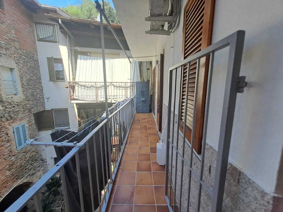 A Due passi dal lago-A STONE'S THROW FROM THE LAKE Apartment in Canton of Ticino