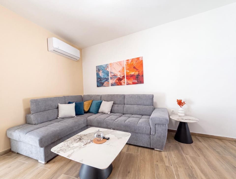 Villa Anastaziya Cozy 2-Bedroom Retreat Villa in Budva Municipality