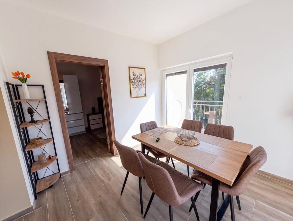 Villa Anastaziya Cozy 2-Bedroom Retreat Villa in Budva Municipality