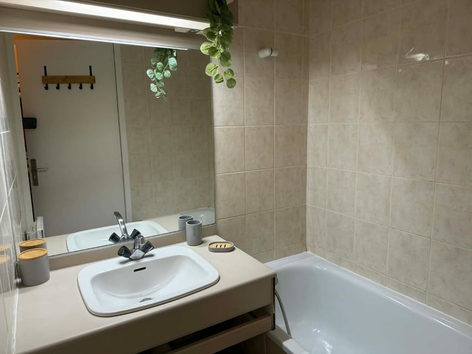 Bathroom, Bath