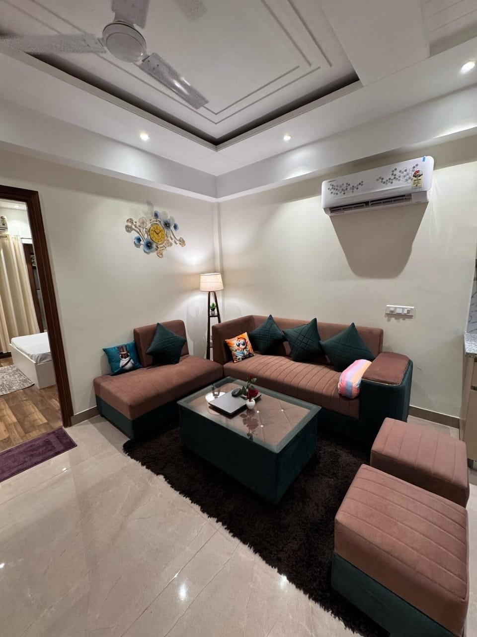 Cozy Fully Furnished 2BHK Stay Apartment in New Delhi
