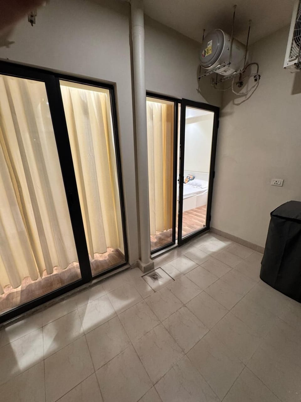 Cozy Fully Furnished 2BHK Stay Apartment in New Delhi