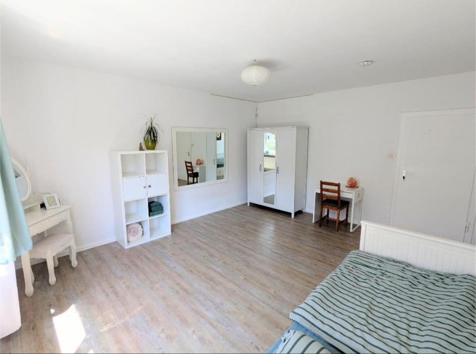 Photo of the whole room, wardrobe