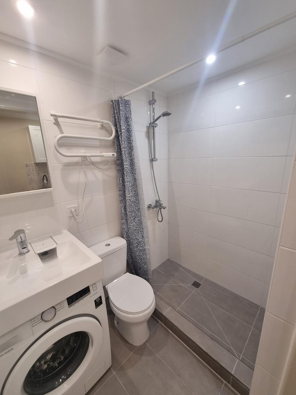 Shower, Toilet, Bathroom, washing machine
