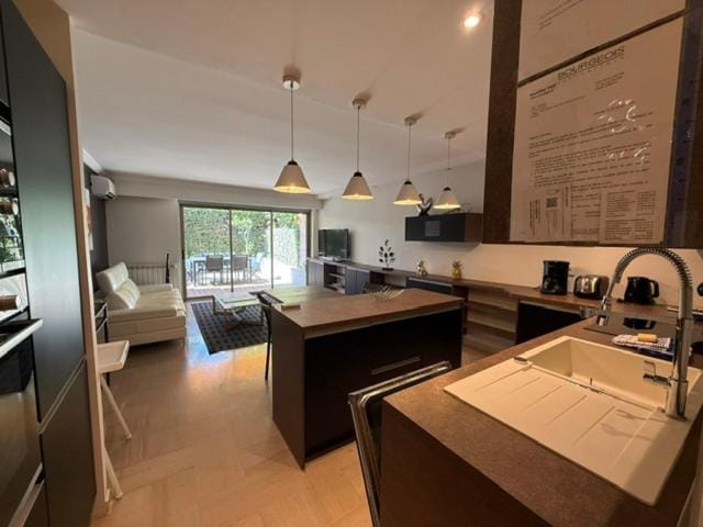 A deux pas des plages, Appartement-villa climatisé avec piscine et parc Apartment in Cannes