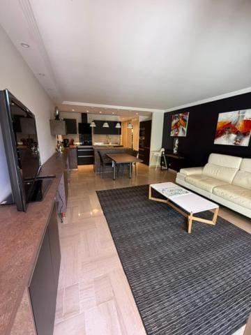 A deux pas des plages, Appartement-villa climatisé avec piscine et parc Apartment in Cannes