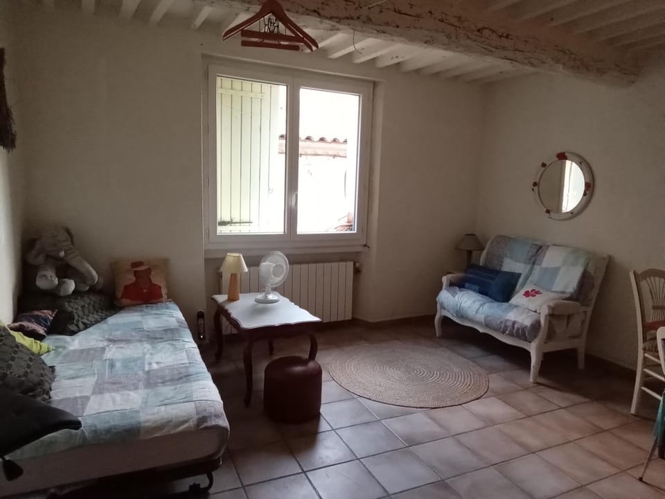 Appart 66m2 2chb, calme, frais, agréable Nyons centre Apartment in Provence