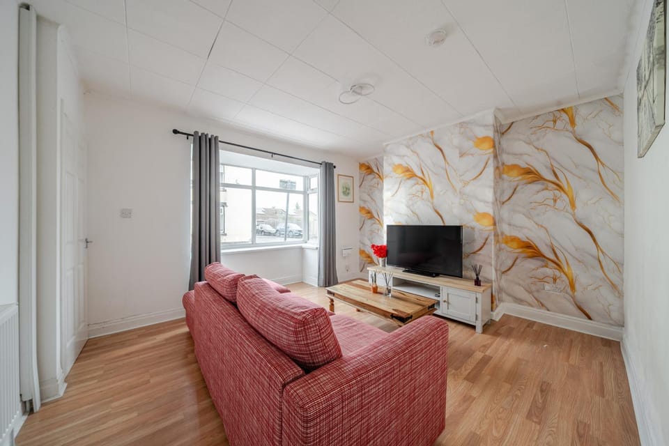 Cosy Hartlepool Home Sleeps 5 Pet Friendly WiFi House in Hartlepool